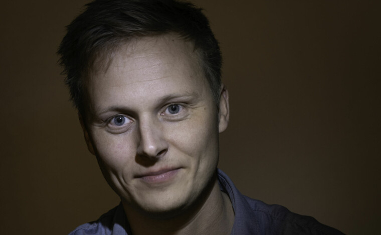 «Å FINNE OPP KRUTT, DET KAN DU GJØRE SIDEN»: Journalist, firebarnspappa og hobbypoet Anders Eid skriver om at foreldrerollen så visst kan være krevende, men samtidig så givende, i dette diktet.