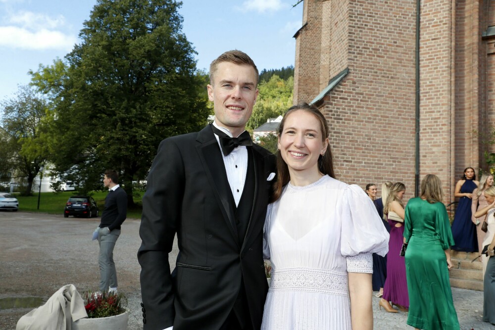 <b>STOLT STOREBROR:</b> Filip og kona Astrid Mangen Ingebrigtsen gledet seg til å feire det nybakte ekteparet i Drammen. 