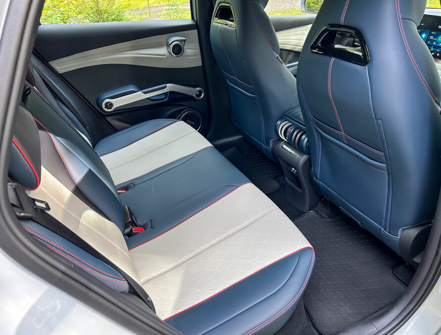 Litt trangere: Ikke like raust med plass i Atto, men absolutt akseptabelt.