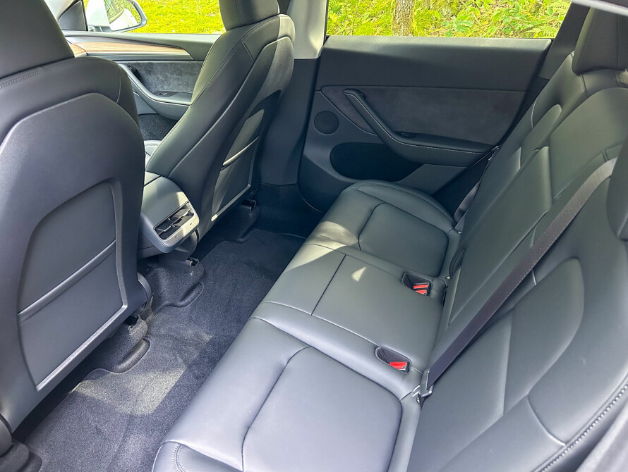 Plass: Oseaner av plass i baksetet på Tesla Model Y.