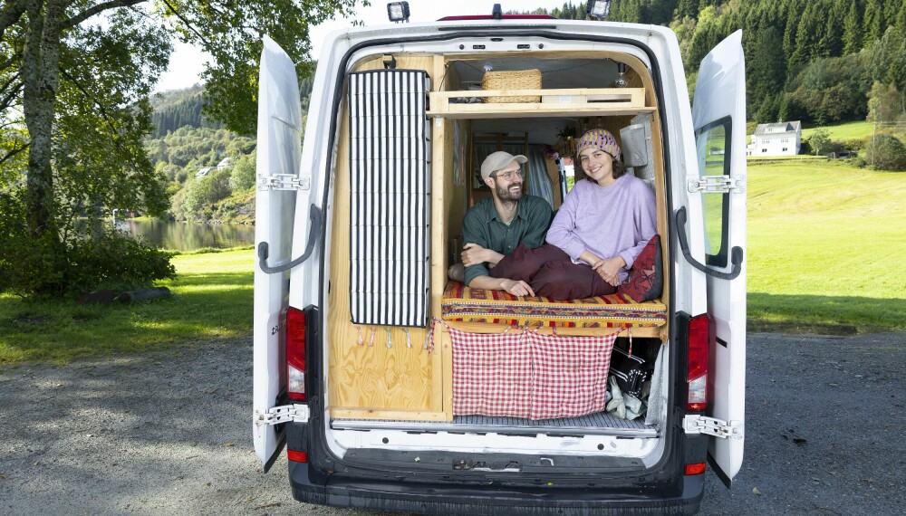 <b>BOBIL</b>: Julie og Espen bygget om en varebil til et hjem.