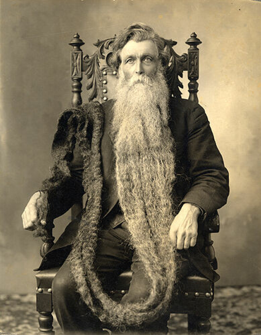 <b>SKJEGGFYRSTEN:</b> Dette er det mest kjente bildet av Hans Langseth, tatt i 1912, da han var 66 år gammel og for alvor begynte å bli omtalt som «skjeggfyrsten». 