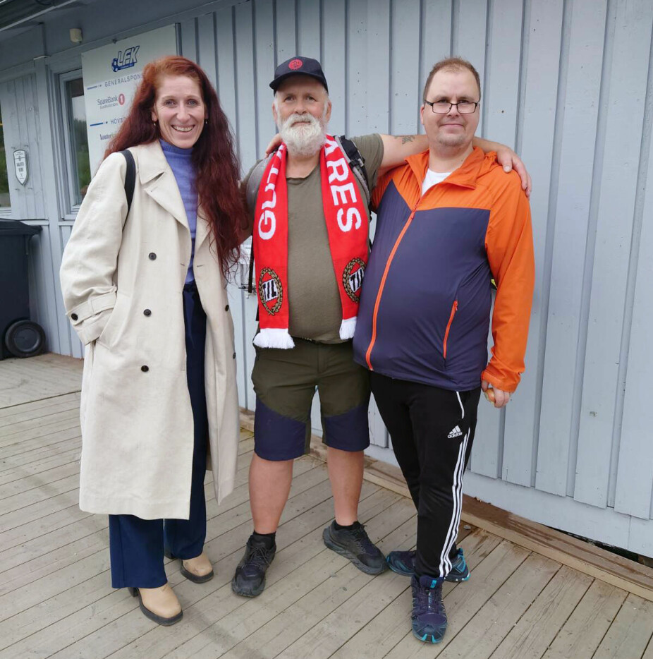 <b>FANS:</b> Frode Vikdal og sønnen Mats var svært fornøyde med å starte Landsturneringen med å møte selveste fotballpresidenten.