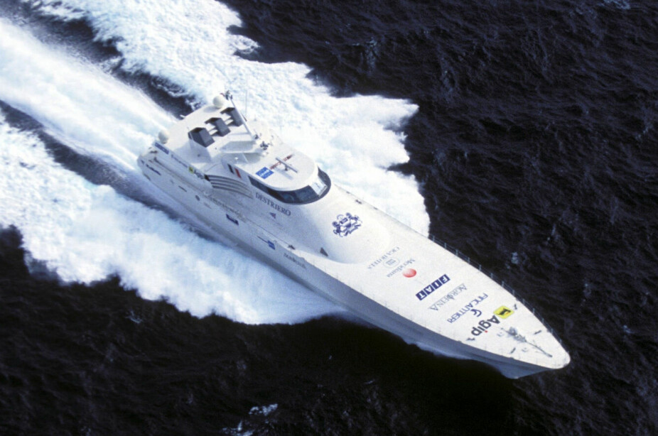 <b>RASK:</b> I 1992 dundret  «Destriero» over Atlanterhavet med hastigheter opp mot 65 knop. 