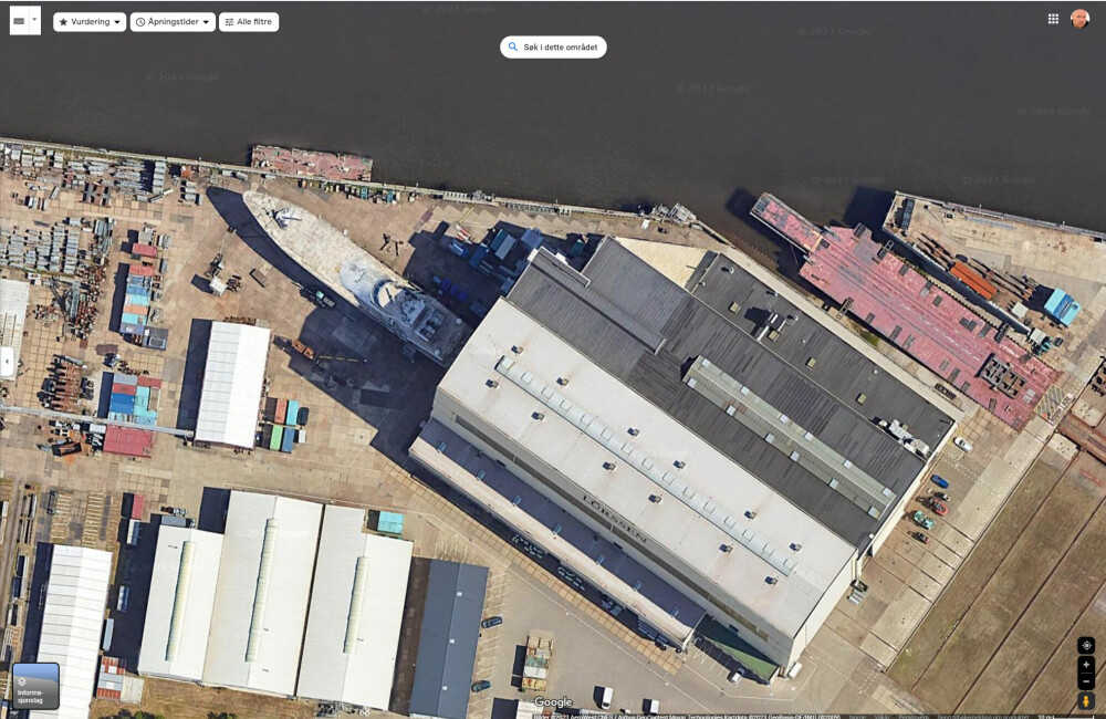 <b>PÅ LAND:</b> Google Maps viser «Destriero» inne på et av verftsområdene til Lürssen i Bremen. 