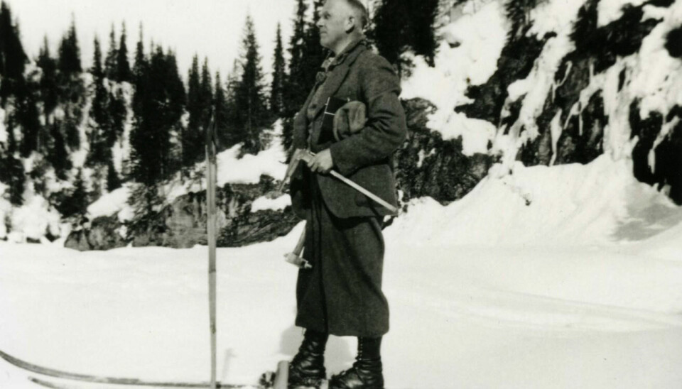 TØMMERMÅLER: Arve Frøisland var lenge før krigen godt kjent rundt i hele Oppland, fordi han reiste fylket rundt som tømmermåler. Han ruvet i terrenget, 187 cm høy som han var.