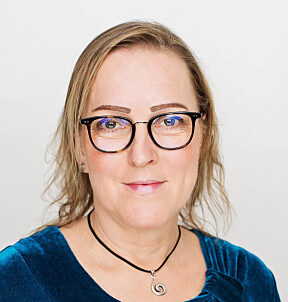 Carola Karl Urvik er jordmor på fødeavdelingen i Sandnessjøen.