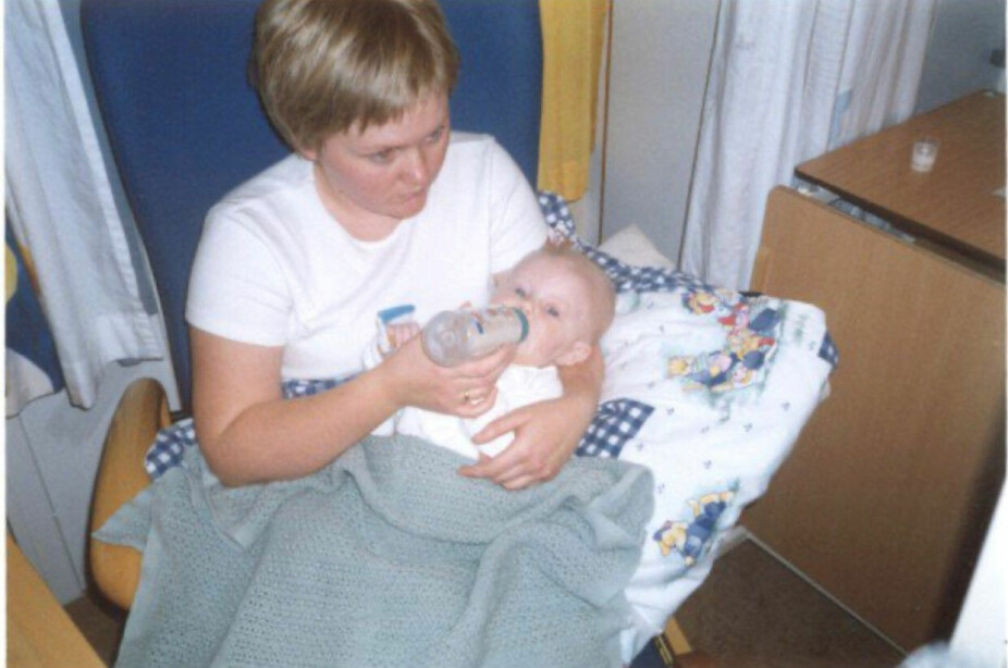 PÅ SYKEHUSET: Sivert tilbrakte mye tid på sykehuset da han var ung. Her med mamma Else Karin.