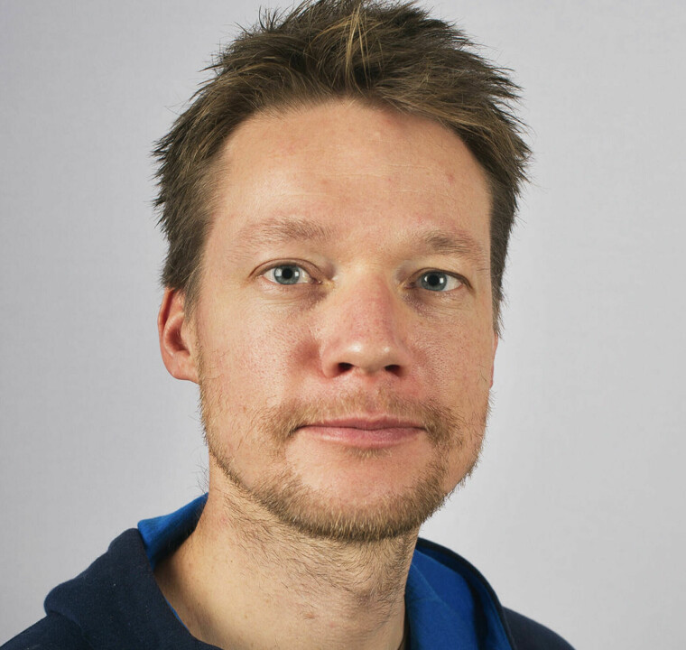 FORSKER: Erlend Nilsen i NINA har vært med på å utforme rapporten om norske katter.