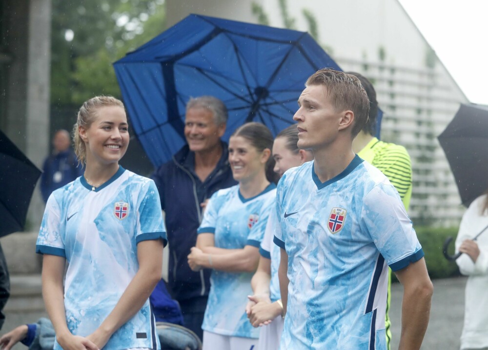 <b>SPILTE PÅ LAG:</b> I sommer deltok Helene og Martin sammen på vennskapskamp på Skaugum – et samarbeid mellom kronprinsfamilien og Norges Fotballforbund.