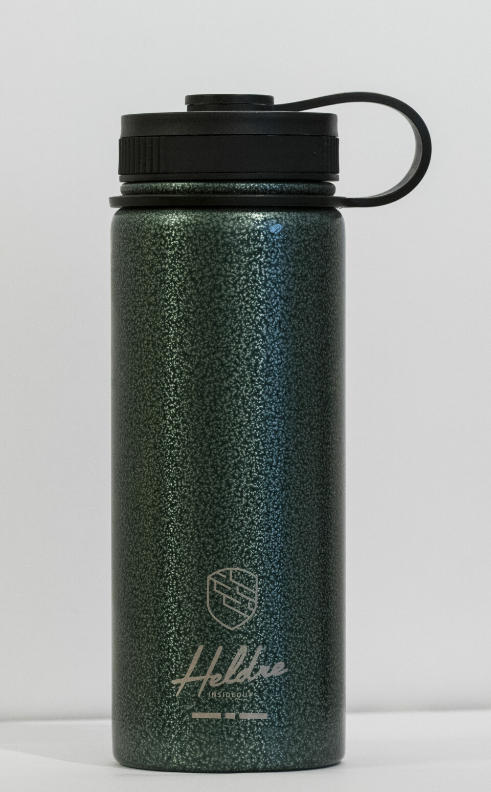 HELDRE ISDALEN: Tuten blir ubehagelig å drikke av når det er kaldt, ellers en grei termos for en billig penge.