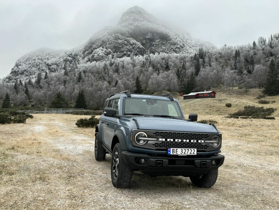 HINT TIL HISTORIEN: Som originalen fra 1966 har nye Bronco har runde hovedlykter pluss tverrgående lyselement.