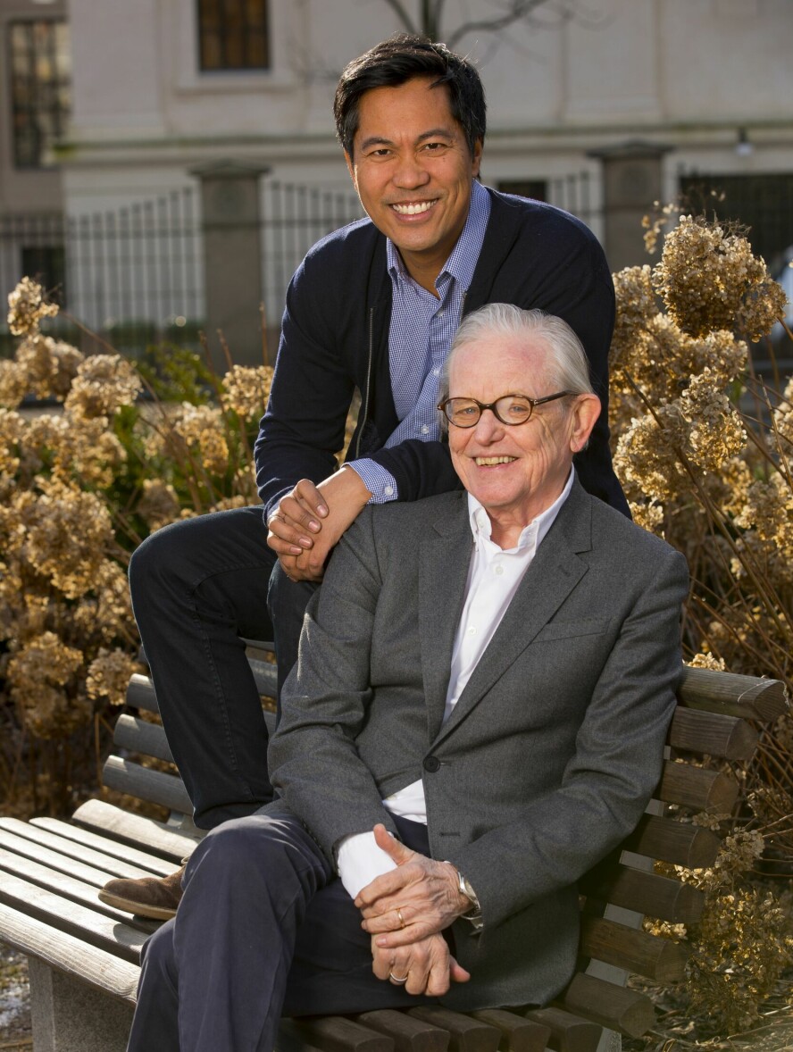 NÆRT FORHOLD: Pappa Arne Strand var redaktør i Dagsavisen, som før het Arbeiderbladet. Christian kjenner på et savn etter faren som gikk bort i 2023.