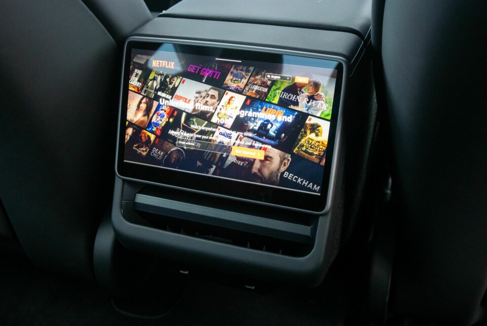 NY: En 8-tommers skjerm for baksetet kan brukes både til underholdning og innstilling av varme/ventilasjon.