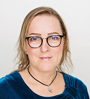 Carola Karl Urvik er jordmor på fødeavdelingen i Sandnessjøen.