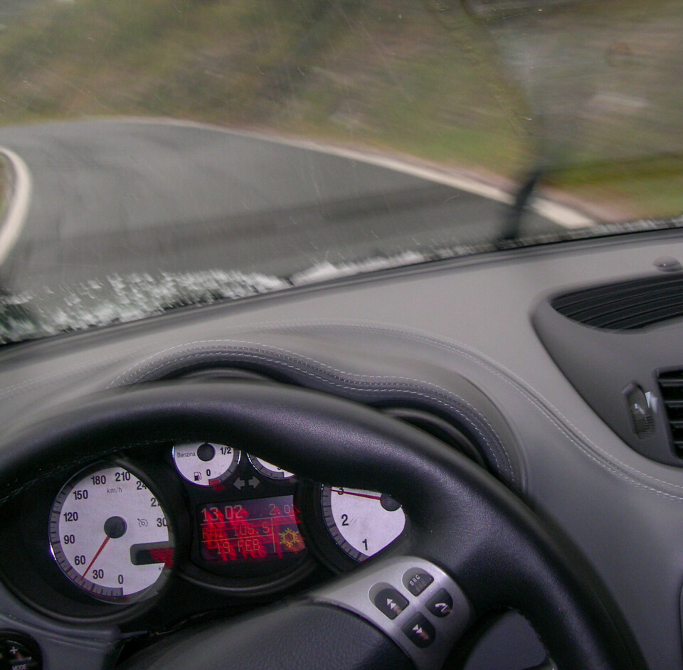 FEILKILDER: Eldre, analoge instrumenter kan ha feil eller defekter som påvirker nøyaktigheten.