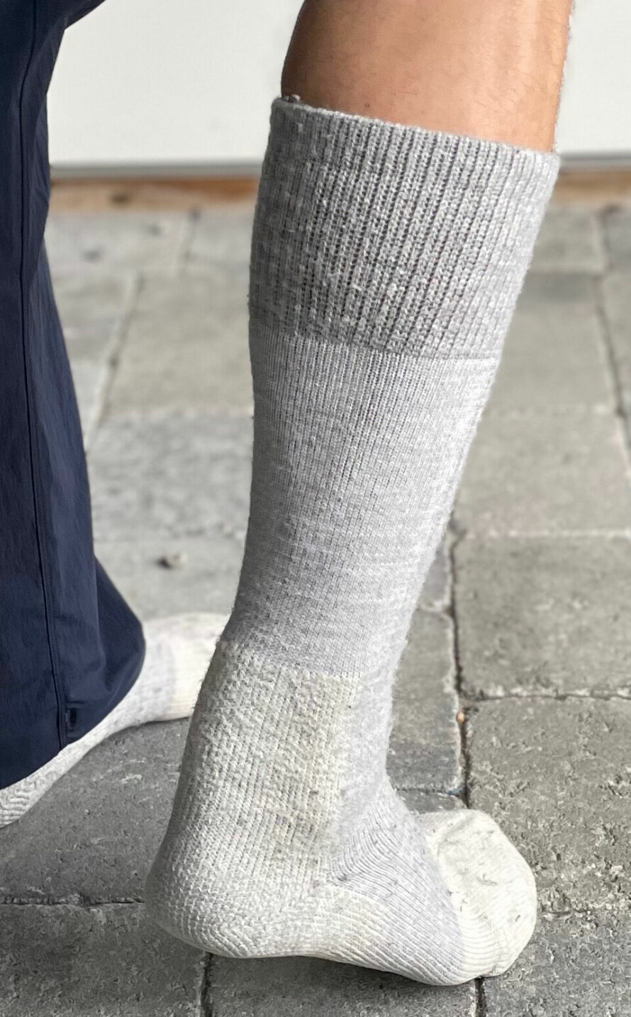 THORLOS EXTREME COLD: Tykke ullsokker som går opp mot kneet er noe man bør ha i skapet om man er mye ute om vinteren.