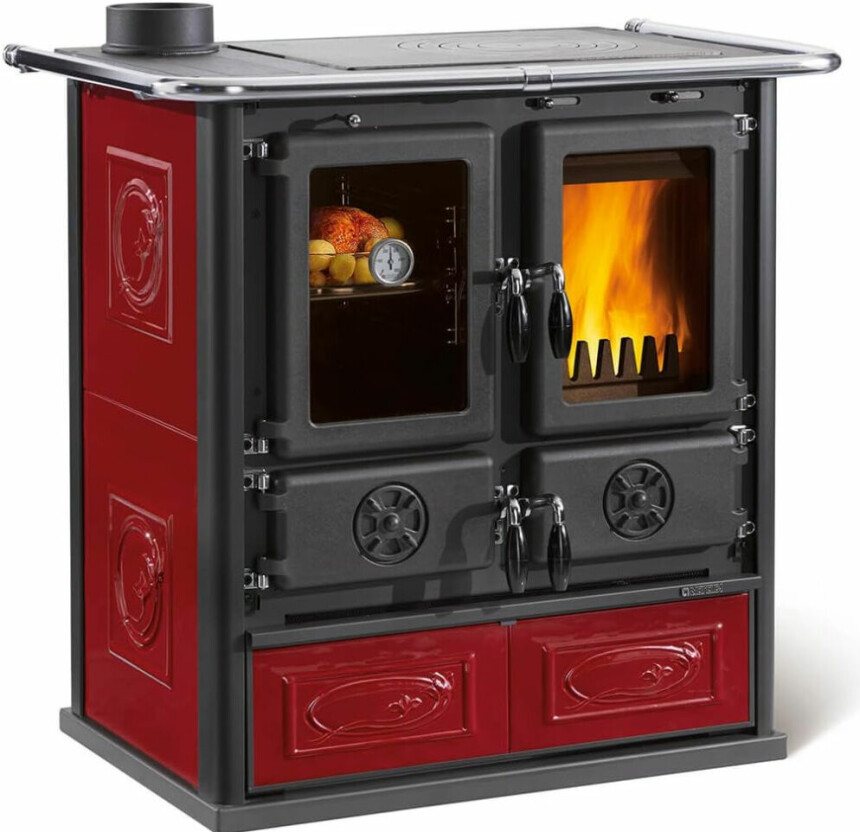 STEK OG KOK: I tillegg til kokeplate på toppen, har Nordica Rosetta Sinistra stekeovn og varmeskap, kr 44650, pipehatt.com.