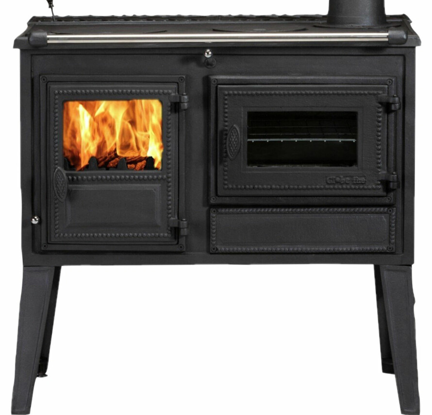 STEK OG KOK: Globe Fire Atlas vedkomfyr har både kokeplater og stekeovn, kr 26500, bakerovner.no.