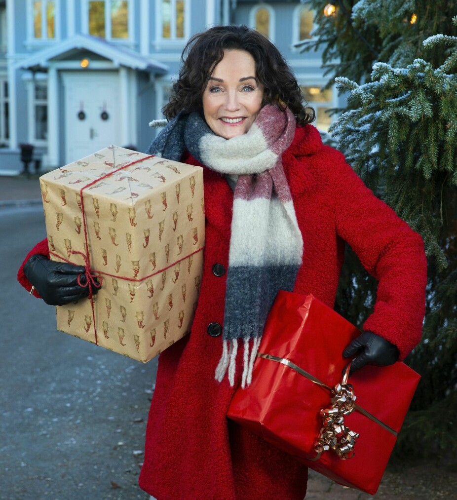 <b>INGER LISE RYPDAL: </b>– Vi voksne gir ingen gaver til hverandre, men jeg vil ikke ta fra barna gleden med å få julegaver, sier Inger Lise Rypdal.