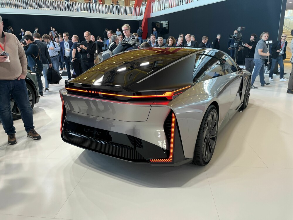 <b>FASTSTOFFBATTERIER:</b> Går utviklingen som planlagt kan de heftigste Lexus-modellene komme med faststoffbatterier fra 2027. 