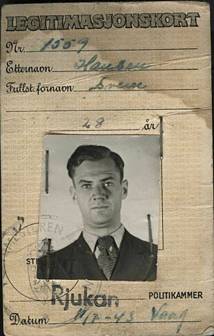 <b>FALSK ID:</b> Sabotørene hadde opptil flere falske legitimasjoner. Her er ett av Claus Helberg sine, pålydende navnet Sverre Hansen.