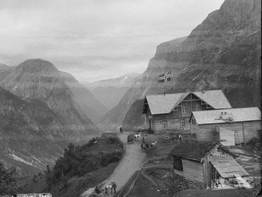 STALHEIM: Det første hotellet åpnet i mai 1885.