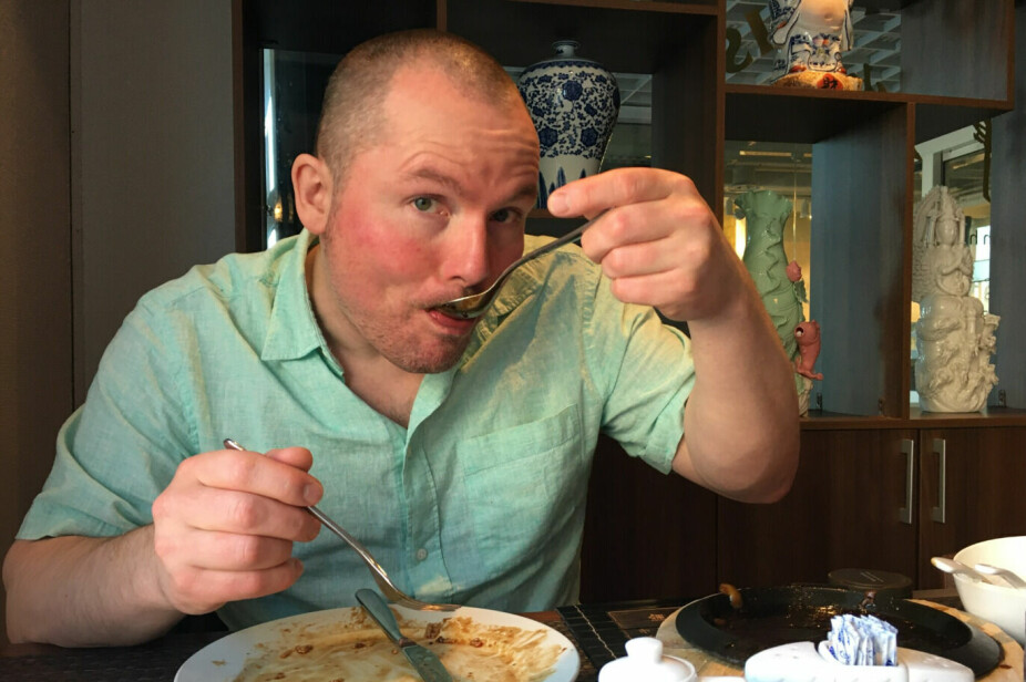 GLAD I MAT: Asbjørn Sandøy er opptatt av nytelse i matveien. Etter at han begynte på slankesprøyten Wegovy kan han fortsatt nyte maten – bare i mindre porsjoner enn før.