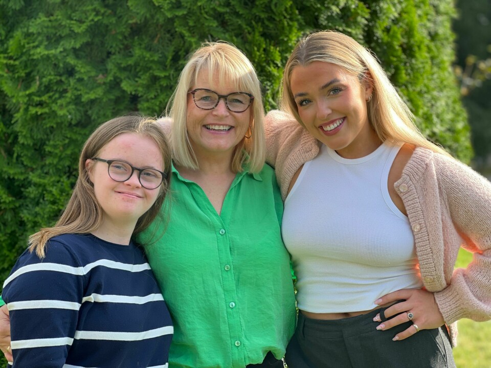 ROSER MOREN: – Jeg har aldri vært sjalu på Angelika i barndommen. Mamma og pappa har vært flinkere enn de fleste til å gi ros, oppmerksomhet og kjærlighet til oss alle, og vi forsto at Angelika trengte mye ekstra, sier Selene om moren Tove.