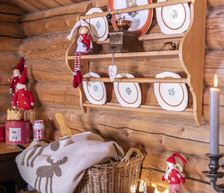 JULERØDT: Kjøkkenet er pyntet til julefeiring for hele storfamilien. Søsteren til Guro bor i Danmark, og gleder seg til hyttejul.