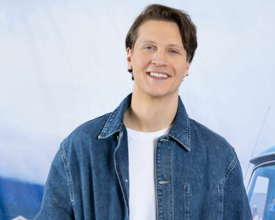 POSITIV:: – Noen karakteriserer meg som verdens gladeste gladfis, men jeg jobber for positiviteten. Jeg er veldig takknemlig for alt jeg har og alt jeg får oppleve, sier Tom.