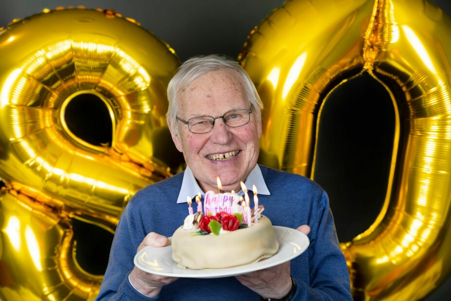 <b>FRISK OG RASK:</b> Bortsett fra en nylig strekk i låret, er Arne Scheie takknemlig for at helsen er god. 80-årsfeiringen blir en rolig begivenhet. – Jeg fikk storslåtte feiringer til 50-, 60- og 70-årsdagene, så nå blir det kun de aller nærmeste, sier jubilanten.