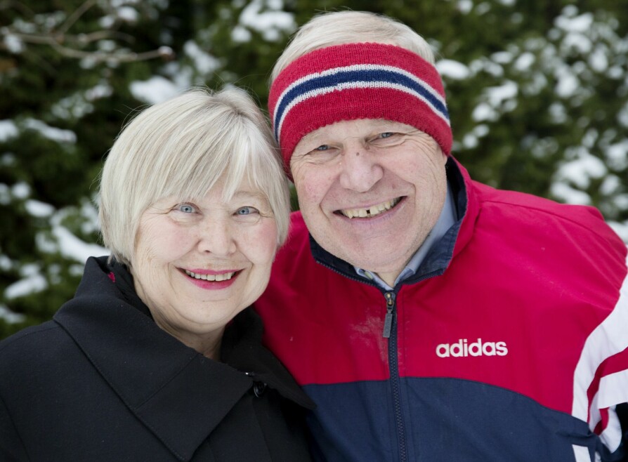 <b>GULLBRYLLUP: </b>I år har Arne og kona Ellen Landsverk Scheie vært gift i hele 50 år. De jobbet begge i en mannsalder i NRK før de ble pensjonister. Hun i underholdningsavdelingen, han i sportsredaksjonen. Sammen har de sønnen Arne Vegard.