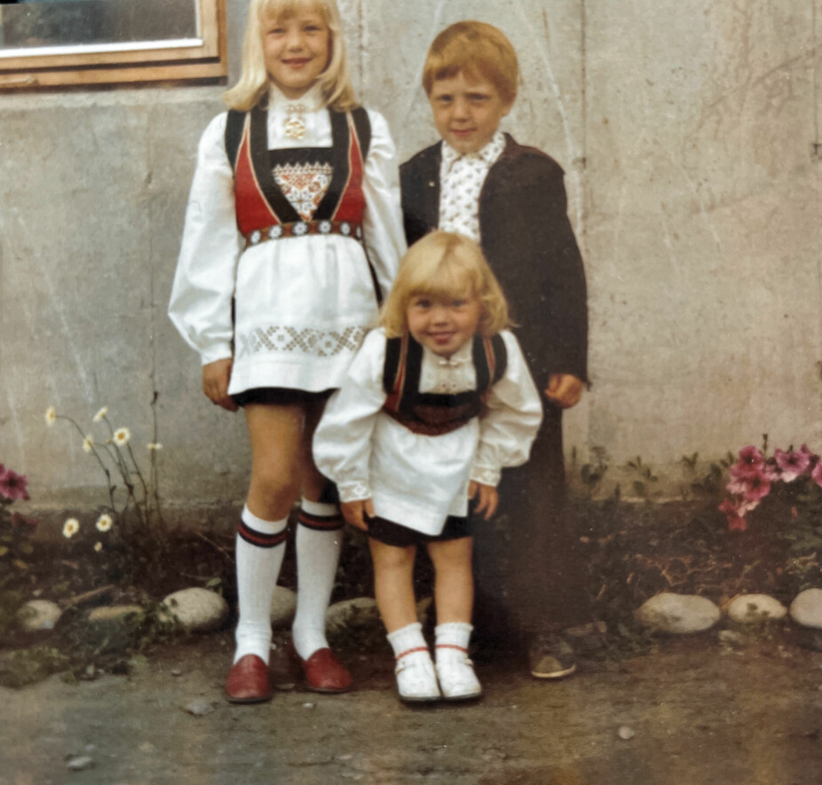 <b>SØSKENFLOKKEN:</b> 17. mai-feiring sammen med storesøster Anita og storebror Arthur.