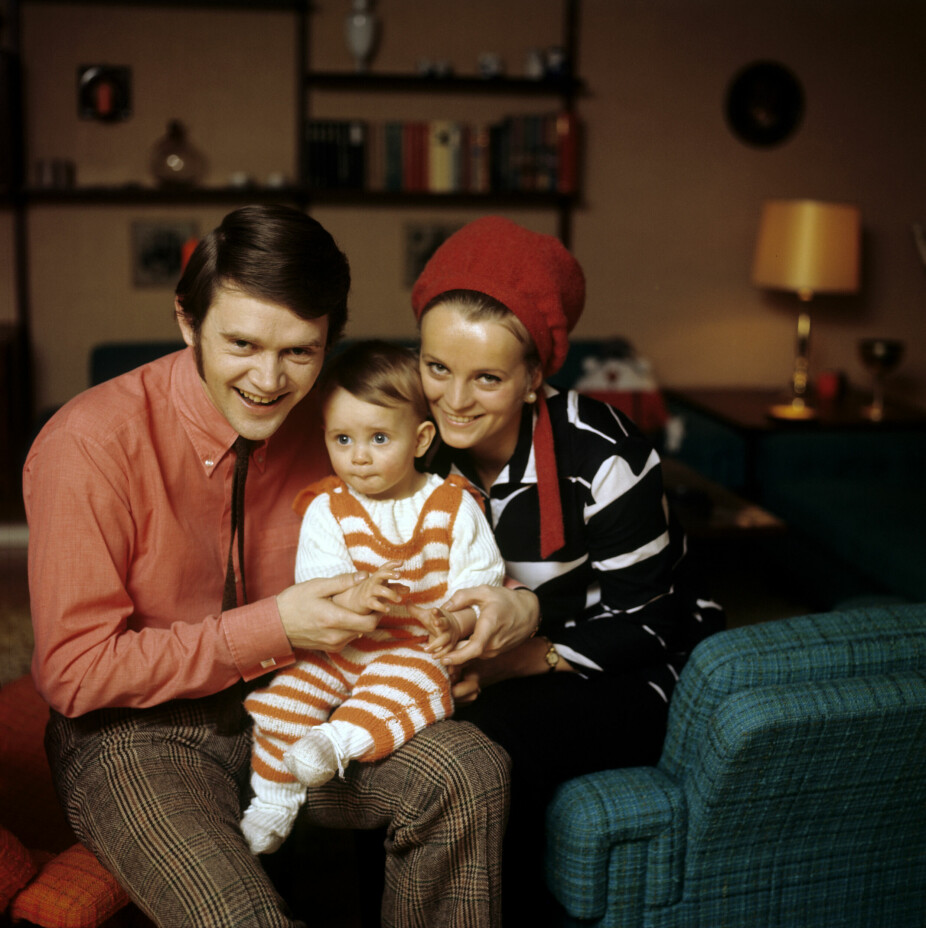 <b>DEN GANG DA:</b> Yngvar Numme og hans første kone Kari Fogstad fikk barna Thomas og Line sammen. Her med lille Thomas mellom seg i 1971.