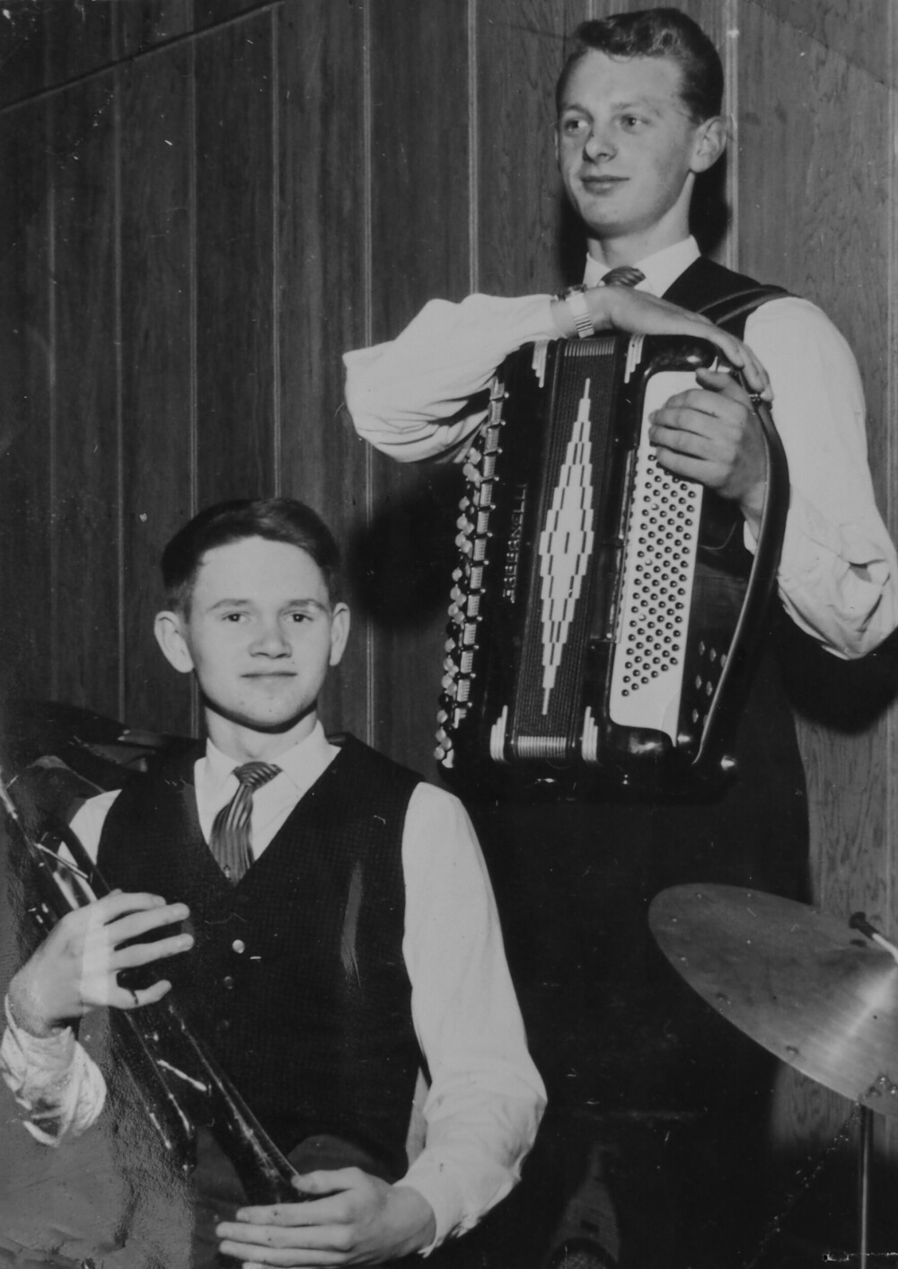 <b>KAMERATER:</b> Yngvar var barne­stjerne og kunne både synge, spille trompet og få folk til å le. Svein Helge Høgberg var en kløpper på trekkspill, og ble siden bandets stødige bass.