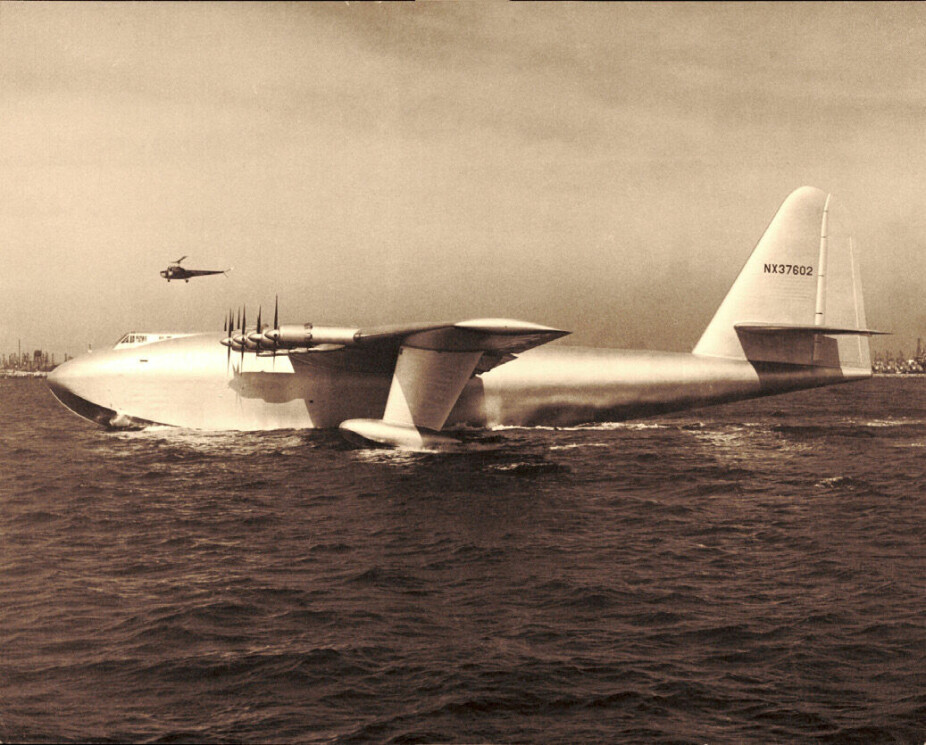 <b>GÅSA :</b>Hughes H-4 Hercules var et ambisiøst prosjekt, som viste seg å være for ambisiøst. Aldri fikk det fraktet tusenvis av tropper over Atlanterhavet. Det fikk så vidt kjenne luft under vingene, da det ble med en eneste flytur.<b> </b>