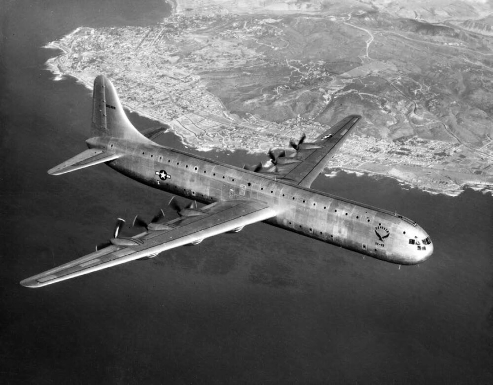 <b>GAMMEL JUMBO: </b>Kun ett Convair XC-99 ble bygget, men det rakk å logge 7400 flytimer fra 1950 til 1957.