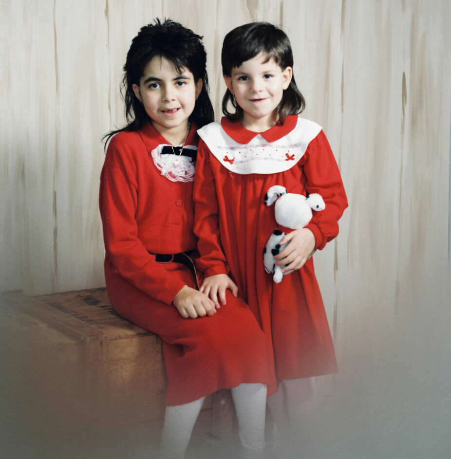<b>SØSTRE:</b> Therese og tre år yngre søsteren Elena. De to var ute og lekte sammen 3. juli 1988 da Therese plutselig forsvant. 