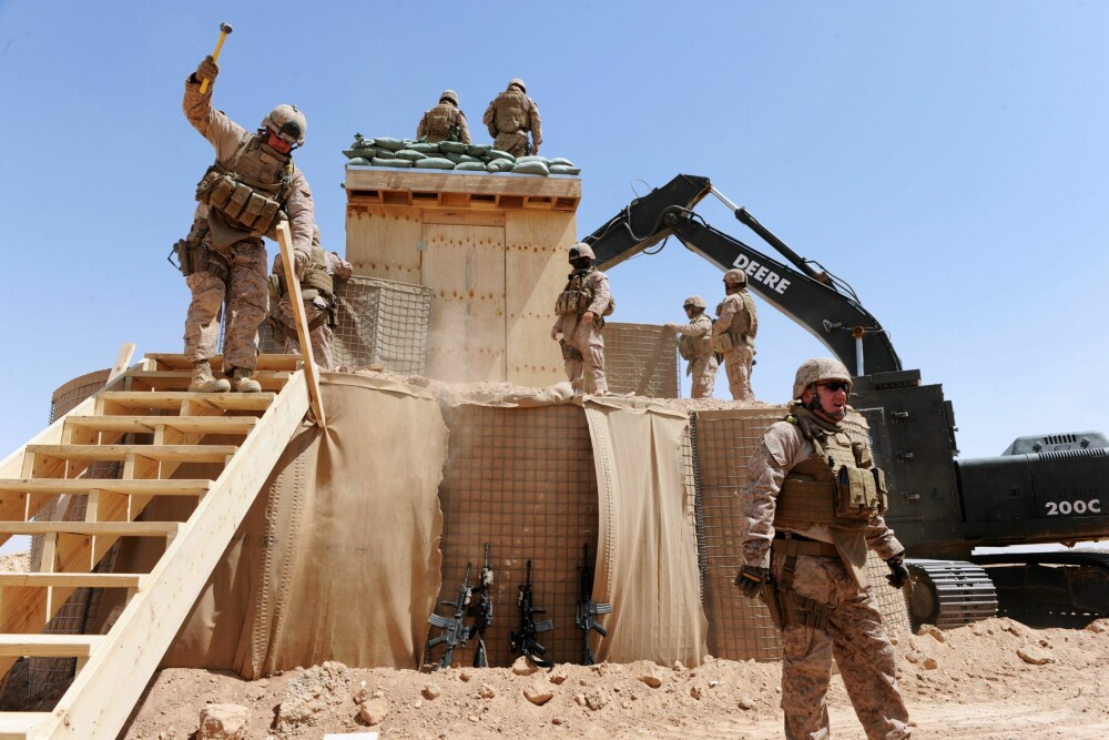 <b>AFGHANISTAN:</b> I mai 2013 bygget Seabees i 15. Naval Mobile Construction Battalion en bunker for den afghanske hæren i Camp Leatherneck.