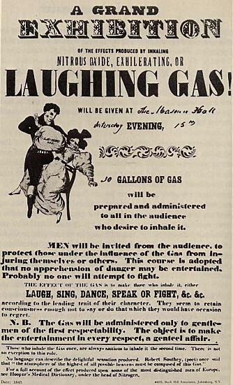 <b>SHOW:</b> Lystgass til alle som vil ha, heter det i denne annonsen. Arrangøren listet opp effekter som «synging, latter og dansing», men «trolig ingen slåssing». 