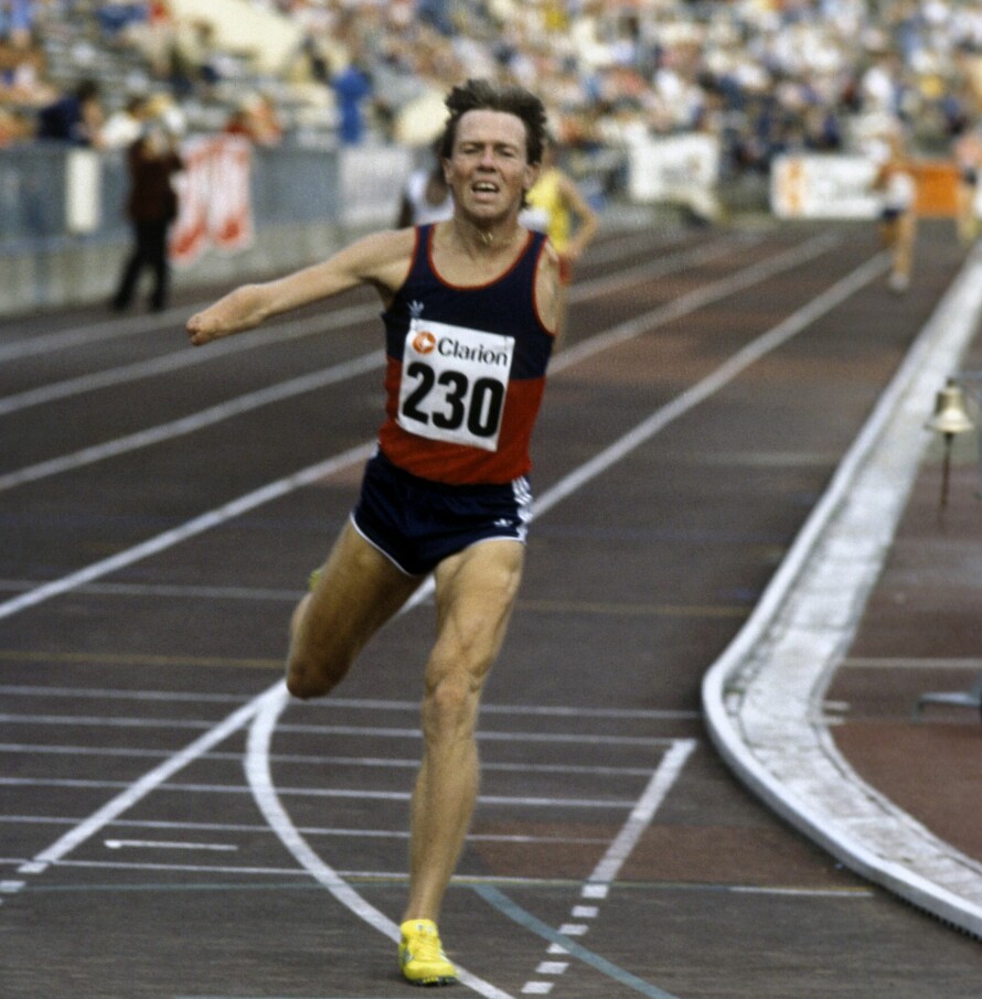 MANGEFASETTERT: 64-åringen er en av Norges mestvinnende innenfor norsk idrett, og har konkurrert i grenene langrenn, alpint og friidrett. Her setter han verdensrekord under Bislett Games i 1984.