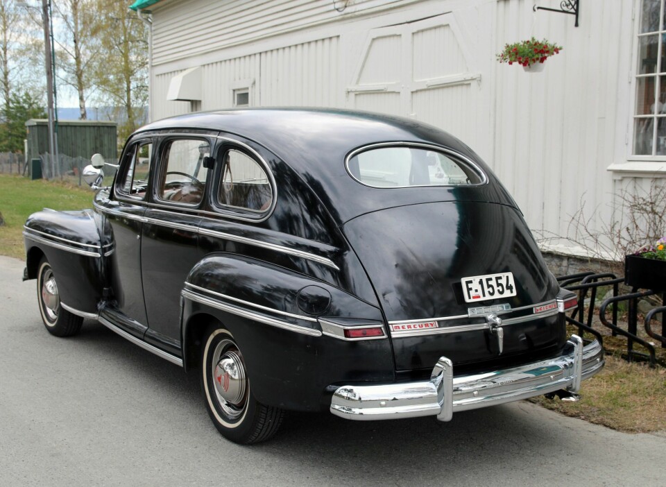 FETETE: Mercuryen hadde mye fetere listverk og blanke detaljer enn den billigere Ford-modellen.