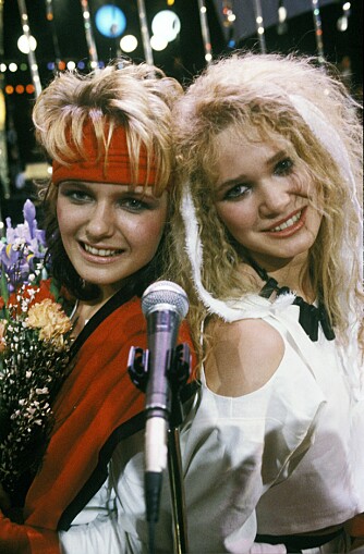 <b>DOLLIE DE LUXE:</b> Ingrid Bjørnov og Benedicte etter seieren i «Melodi Grand Prix» i 1984 med låten «Lenge leve livet».