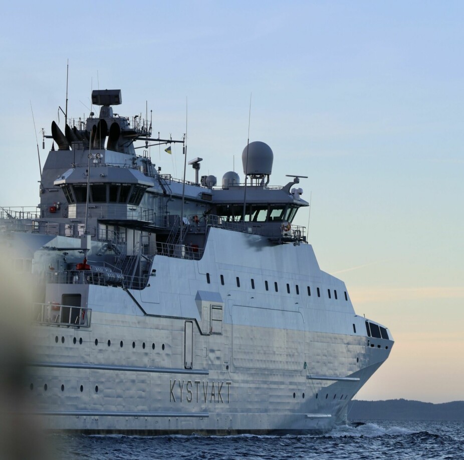 <b>SKAL NORDOVER:</b> Besetningen på KV «Bjørnøya» er seks offiserer, 18 spesialister og 35 vernepliktige. Totalt 100 personer kan forlegges ombord.