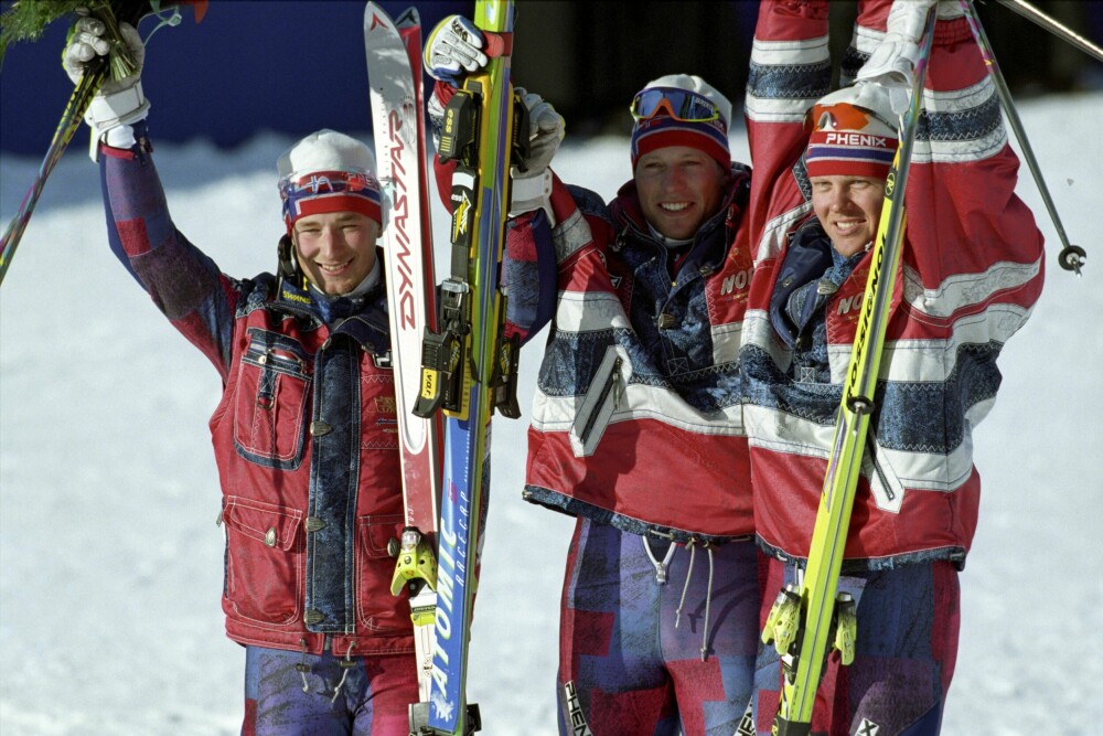 <b>«HOTELLSPORT»:</b> Norges Skiforbund strittet imot introduksjonen av alpint som konkurranseøvelse. Etter at Norge ble en stormakt i nedoverbakkene, som da Norge tok tredobbelt i kombinasjonen under OL på Lillehammer i 1994, har det ikke vært så mye prat om sport for slappfisker. Fra venstre: Kjetil André Aamodt (sølv), Lasse Kjus (gull) og Harald Chr. Strand Nilsen (bronse).