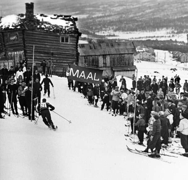 POPULÆRT: Propagandarennet for slalåm var veldig populært i befolkningen, men sett ned på av Skiforbundet.