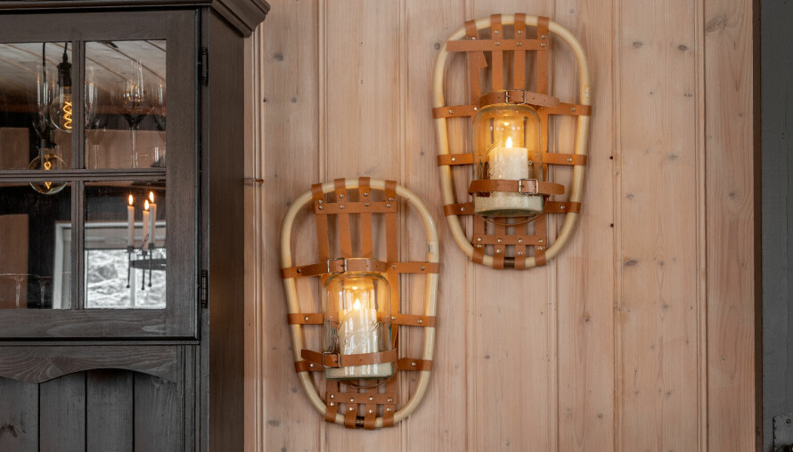 LYSLYKTER: Truge-lyktene gir en nostalgisk følelse på veggen.