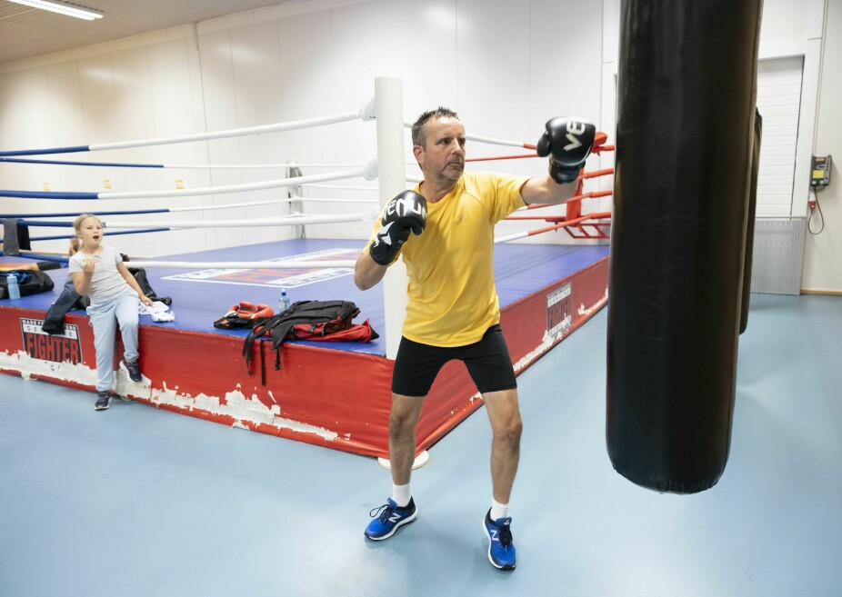 <b>I STØTET:</b> Benny trener Rock Steady Boxing hver uke. – Metoden er tilpasset oss som har Parkinsons, forklarer Benny.