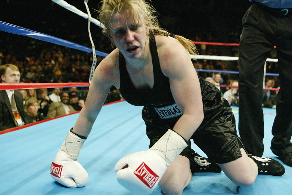 <b>SLO FRA SEG:</b> Etter at hun ble utestengt fra all kunstløp, prøvde Tonya seg på en boksekarriere. Det endte med tre seire og tre tap på seks kamper, før hun måtte gi seg på grunn av astma.